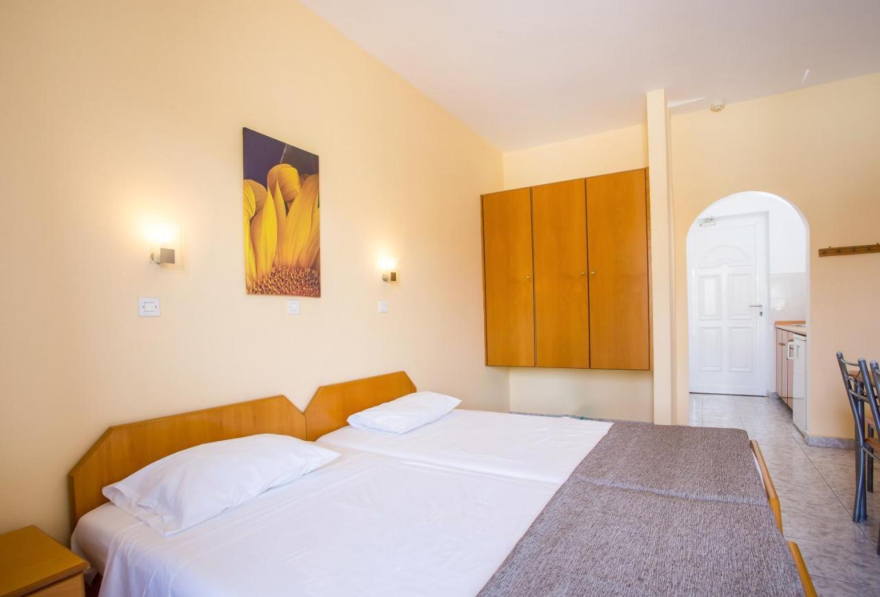 Dias Studios & Suites Faliraki Chambre photo